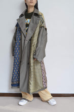 画像をギャラリービューアに読み込む, SCARF-LINED TRENCH COAT/KHAKI/02