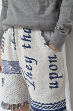 画像をギャラリービューアに読み込む, WHT FRINGE RUG SHORTS_01size