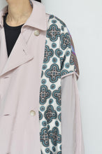 画像をギャラリービューアに読み込む, SCARF-LINED TRENCH COAT/PINK/01