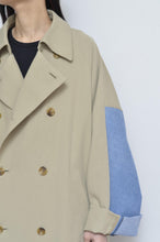 画像をギャラリービューアに読み込む, DENIM SLEEVE TRENCH COAT/BEG/02