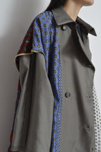 画像をギャラリービューアに読み込む, SCARF-LINED TRENCH COAT/KHAKI/01