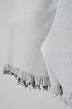 画像をギャラリービューアに読み込む, 002_WHT FRINGE RUG SHORTS_02size