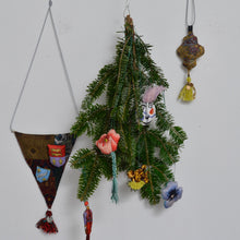 画像をギャラリービューアに読み込む, SCARF CUSHION ORNAMENT_C