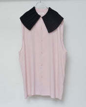 Load image into Gallery viewer, PLEATED COLLAR SLEEVELESS SHIRT_G