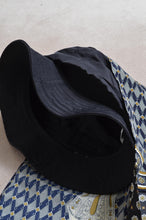 Load image into Gallery viewer, SCARF DROOPY BAGUETTE HAT / BLK