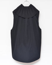 Load image into Gallery viewer, PLEATED COLLAR SLEEVELESS SHIRT_E