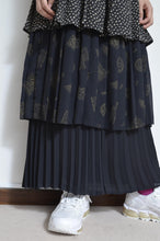 Load image into Gallery viewer, PLEATED SKIRT 01 / C