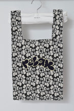 Load image into Gallery viewer, FLOWER LACE CONVINI-BAG_fab-graff/WHT