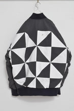 画像をギャラリービューアに読み込む, QUILT MA-1 / BLK_02