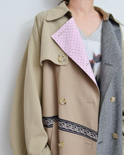Load image into Gallery viewer, FLORAL TRENCH COAT/BEIGE/02 size A
