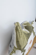 Load image into Gallery viewer, RUG CUSHION (SUISEN) / B