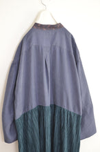 Load image into Gallery viewer, FLOWER PATCH ROBE / NAV