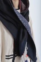 Load image into Gallery viewer, HOOD SHAWL (tsutae SPECIAL) / C