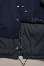 画像をギャラリービューアに読み込む, REMIX MELTON LAYER STADIUM JACKET/NAV/01