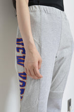 Load image into Gallery viewer, FLARED SWEAT PT / 01_GRAY