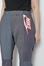 Load image into Gallery viewer, FLARED SWEAT PT / 01_DARK