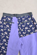 Load image into Gallery viewer, FLARED FLORAL PT 01 / ASS_C