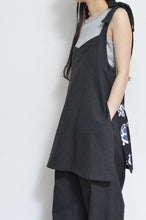 画像をギャラリービューアに読み込む, V-NECK TANK_LONG_LINEN 01/BLACK