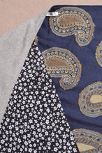 Load image into Gallery viewer, TRIANGLE SHAWL (WOOL)/GRAY-002