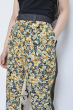 Load image into Gallery viewer, FLARED FLORAL PT 02 / ASS_B