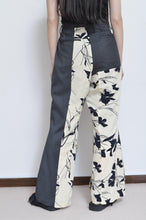 Load image into Gallery viewer, FLARED FLORAL PT 02 / ASS_B