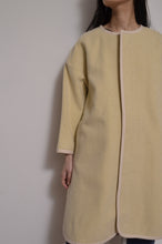 Load image into Gallery viewer, WOOL MOSSA FLAPS COAT/YELLOW_02