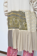 Load image into Gallery viewer, TIERED L/ST OP 01 / BEIGE_A