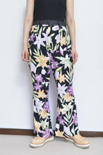 Load image into Gallery viewer, FLARED FLORAL PT 01 / ASS_C