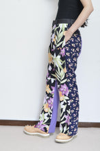 Load image into Gallery viewer, FLARED FLORAL PT 01 / ASS_C