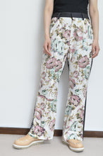 Load image into Gallery viewer, FLARED FLORAL PT 01 / ASS_A