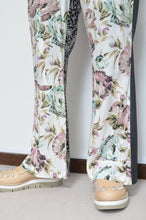 Load image into Gallery viewer, FLARED FLORAL PT 01 / ASS_A