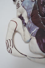 画像をギャラリービューアに読み込む, SCARF CUSHION FLAME/PICASSO_02