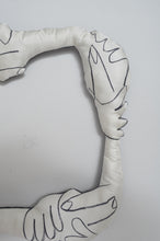 画像をギャラリービューアに読み込む, SCARF CUSHION FLAME/PICASSO_03