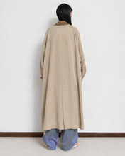 Load image into Gallery viewer, ROBE TRENCH COAT_TENCEL (02/BEG)
