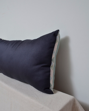 画像をギャラリービューアに読み込む, RUG CUSHION_GREEN CAT
