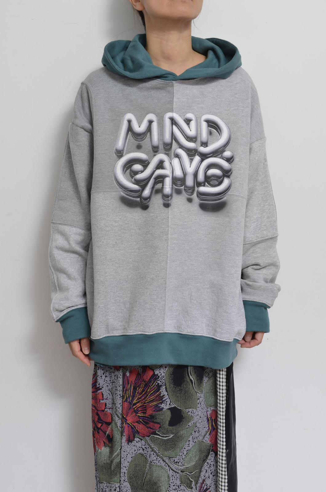 TWO-TONE HOODIE_GREEN/MIND GAME print/02 size