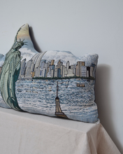 Load image into Gallery viewer, RUG CUSHION_ STATUE OF LIBERTY
