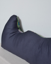 Load image into Gallery viewer, RUG CUSHION_ PRESENTS
