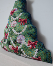 Load image into Gallery viewer, RUG CUSHION_Xmas TREE
