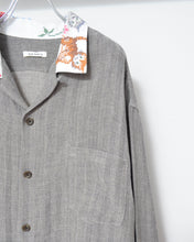 Load image into Gallery viewer, Tablecloth collar fringe shirt / linen herringbone_B
