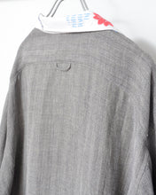 Load image into Gallery viewer, Tablecloth collar fringe shirt / linen herringbone_B
