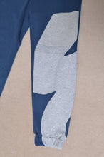 Load image into Gallery viewer, your right things in 代官山 蔦屋書店 出品中〜11/3まで:TWO-TONE UNE UNE SWEAT PT_BLUE/01 size
