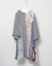 画像をギャラリービューアに読み込む, [26-27AW予約アイテム]Mixed pattern panel dress
