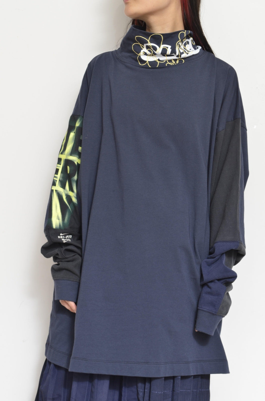 PATCH HI NECK T 02_NAVY / SLACK