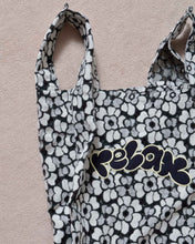 Load image into Gallery viewer, FLOWER LACE CONVINI-BAG_fab-graff
