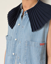 Load image into Gallery viewer, PLEATED COLLAR SLEEVELESS SHIRT_D
