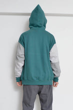 画像をギャラリービューアに読み込む, your right things in 代官山 蔦屋書店 出品中〜11/3まで:TWO-TONE HOODIE_BLUE/GREEN print/02 size
