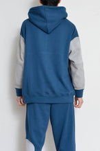 Load image into Gallery viewer, your right things in 代官山 蔦屋書店 出品中〜11/3まで:TWO-TONE HOODIE_BLUE/YELLOW print/01 size
