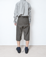 Load image into Gallery viewer, [27SS 予約アイテム] Herringbone Wide Tuck Shorts

