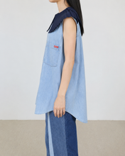 Load image into Gallery viewer, PLEATED COLLAR SLEEVELESS SHIRT_D

